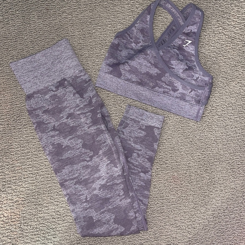 Leggings & sports bra